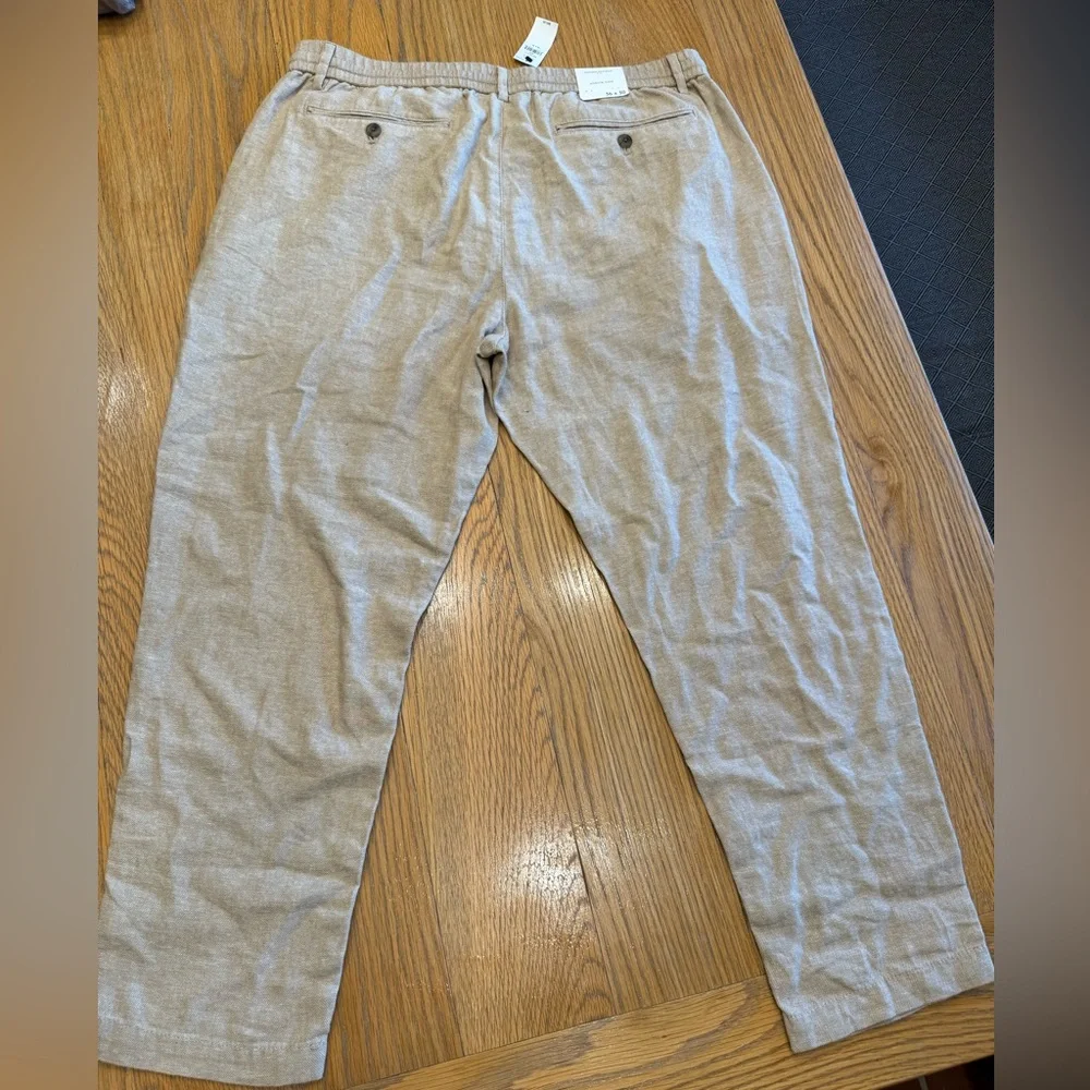 Banana Republic Light Tan Linen Pants